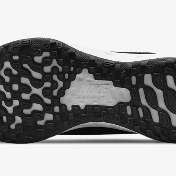 Boys new in box shoes - Picture 4 of 6